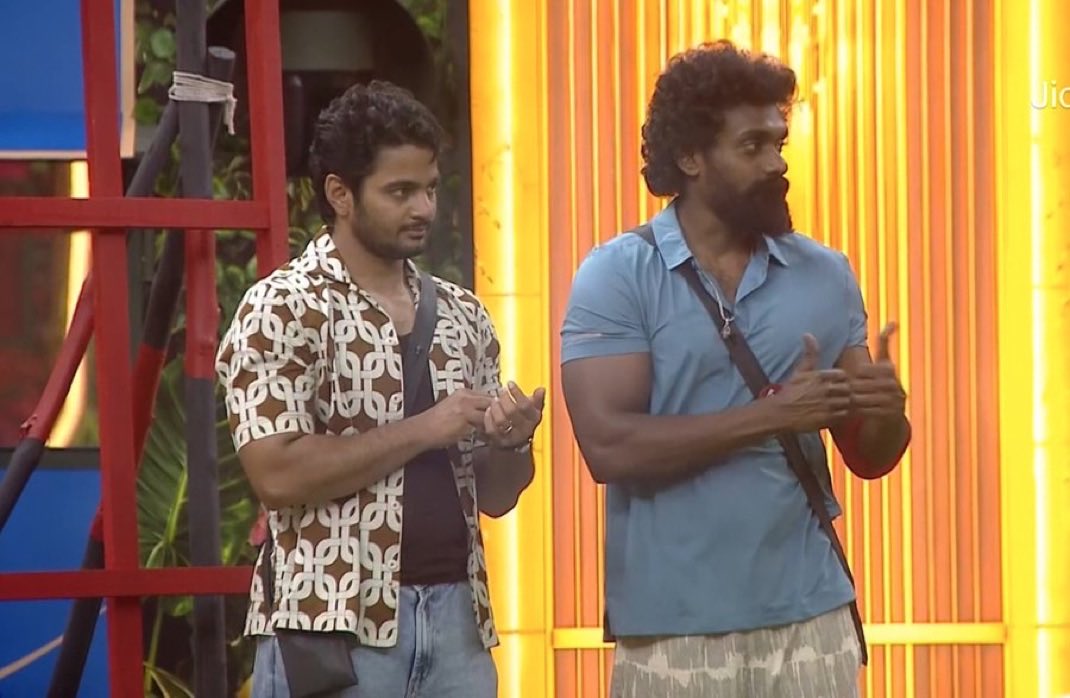 Itihas18's tweet photo. Super high moment at the end of day .. entha mental pressure ni handle chestu vachina win .Composure and mental strength 🔥🔥 deserving winner 🏆 —- congratulations #Rohit and Vamsi  #biggbosstelugu10 https://t.co/fcBQDBSXuf