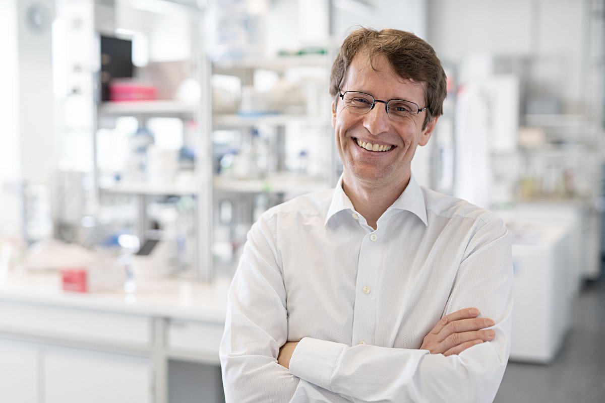 IOB_ch's tweet photo. 🏆 And the award goes to… @IOB_Roska  and José-Alain Sahel!

After two decades of collaboration, they have received the 2026 António Champalimaud Vision Award, the world’s largest recognition in the field of vision and ophthalmology.

EUR 1 million will support their future research. Warm congratulations!

🔗 https://t.co/CVxvYOT57p

#ScientificAwards #Optogenetics #VisionRestoration #RetinalDiseases #Blindness #Ophthalmology #Neuroscience #MedicalBreakthrough #IOBBasel #BiomedicalResearch