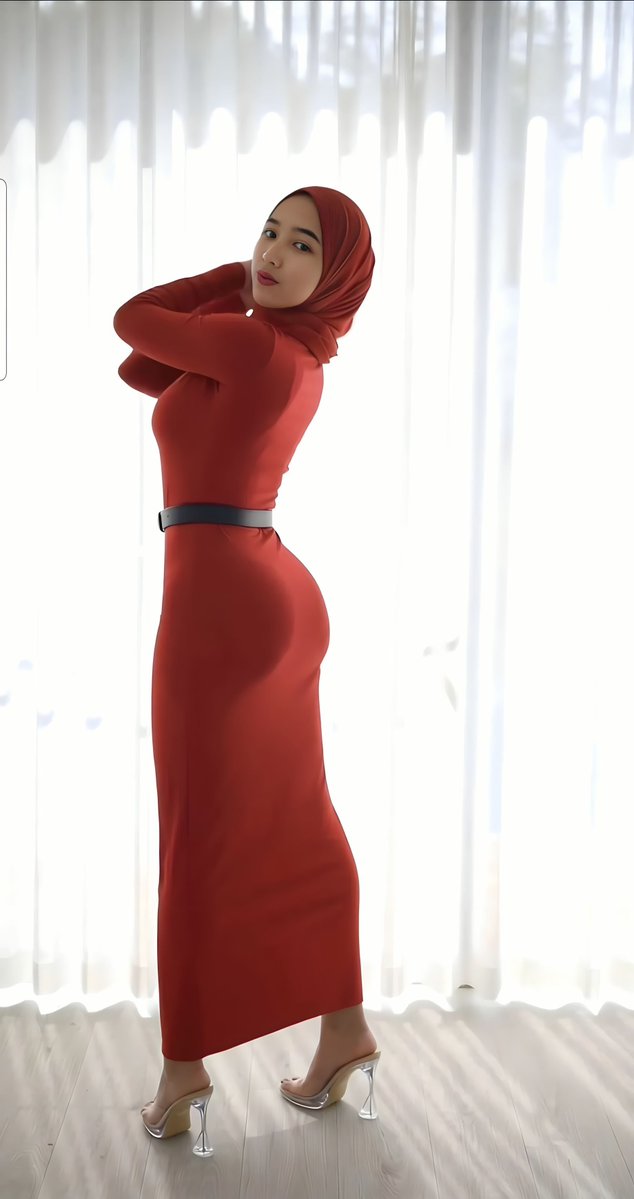 HandaFadilla's tweet photo. #SexyRed #Hijab #Sexy https://t.co/JmqUtORLNg