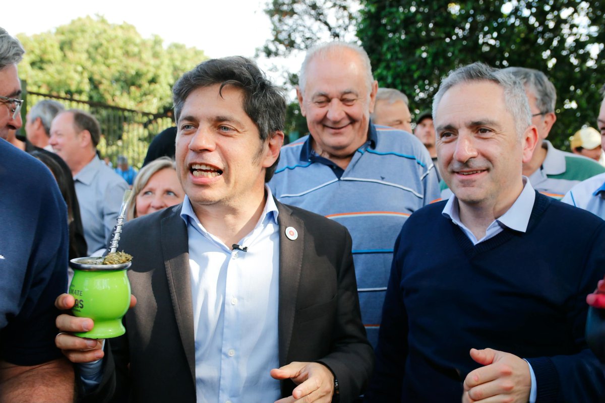 larroqueandres's tweet photo. Junto a @Kicillofok, visitamos la Cooperativa Las Tunas y escuchamos la difícil situación de los productores yerbateros misioneros. La realidad que relatan es la misma que sufren todas las economías regionales como consecuencia del modelo de Milei.

Frente a este contexto, construir un proyecto federal que garantice el futuro de la producción y el trabajo argentino es prioritario.