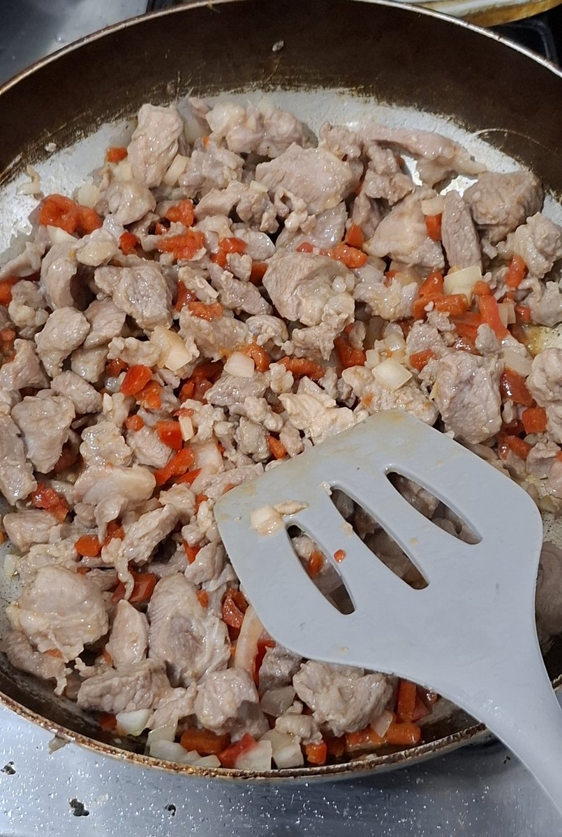 TheBigGabe24's tweet photo. Nem só de putaria vive o homem. A gente tem que se alimentar direito 🔥🔥🔥 https://t.co/ViRJTiL7Oi
