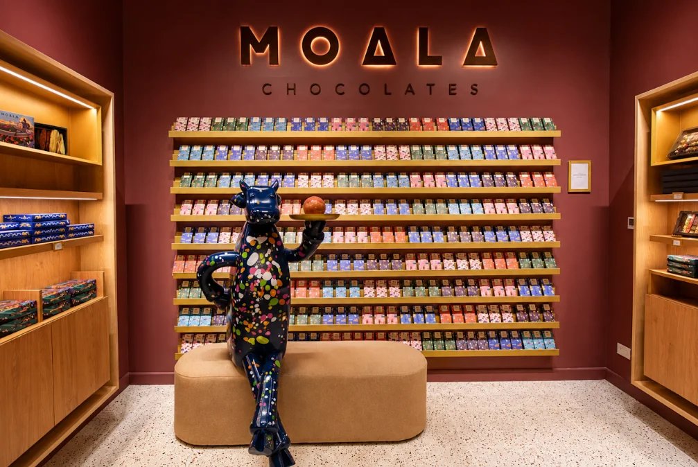 economisiones's tweet photo. #PlaceryNegocios De Ushuaia a Palermo: la chocolatería que produce 20 toneladas anuales, celebra el Día del Chocolate con su apertura en Buenos Aires https://t.co/Wu0MrGQNGT https://t.co/D0e8WrmwnE