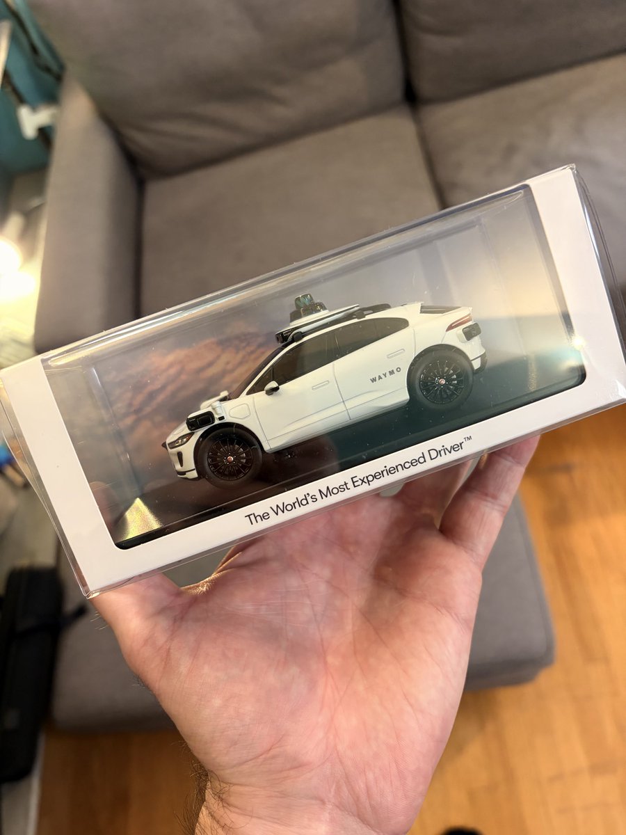 etherington's tweet photo. Appreciate the speedy shipping @Waymo ! https://t.co/BMuQCymQld