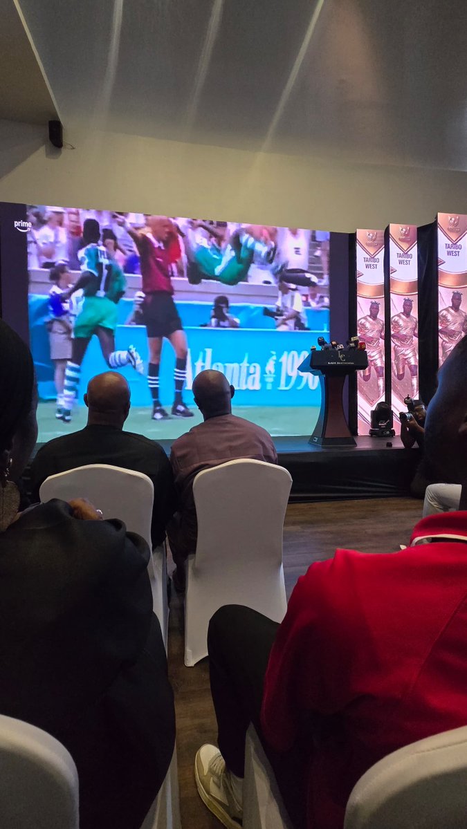 Collabo_Empire's tweet photo. From the 1994 AFCON triumph to the 1996 Olympic Gold glory, this generation gave Nigerians memories that can never be forgotten. #LegendsFootballGame https://t.co/YvqxIne7gd