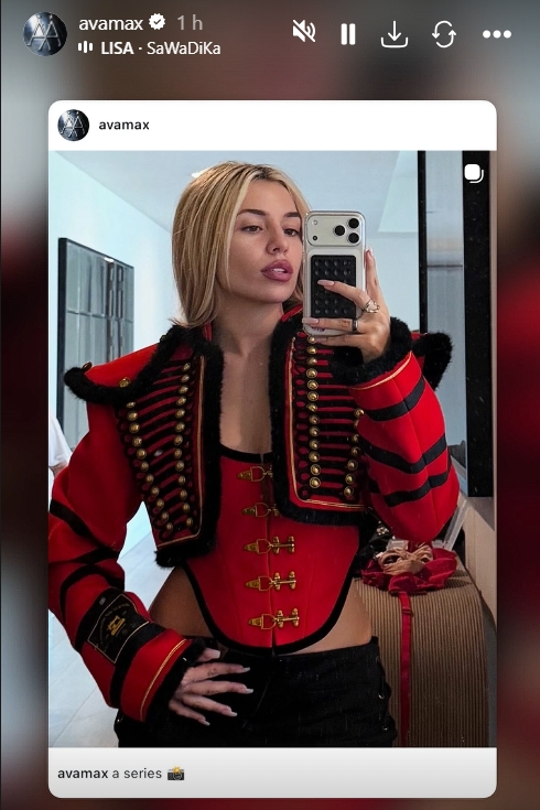 PortalLalisa's tweet photo. 📲 A cantora AVA MAX usou o áudio de 'SaWaDiKa' em postagem recente no Instagram.

SPOTIFY: https://t.co/EbgcFAyBjB

YOUTUBE: https://t.co/Jm9mga5Ugl

#LISA_SaWaDiKa #LISA #리사 #ลิซ่า #LALISA #LLOUD @wearelloud https://t.co/TKQdHfSaZn