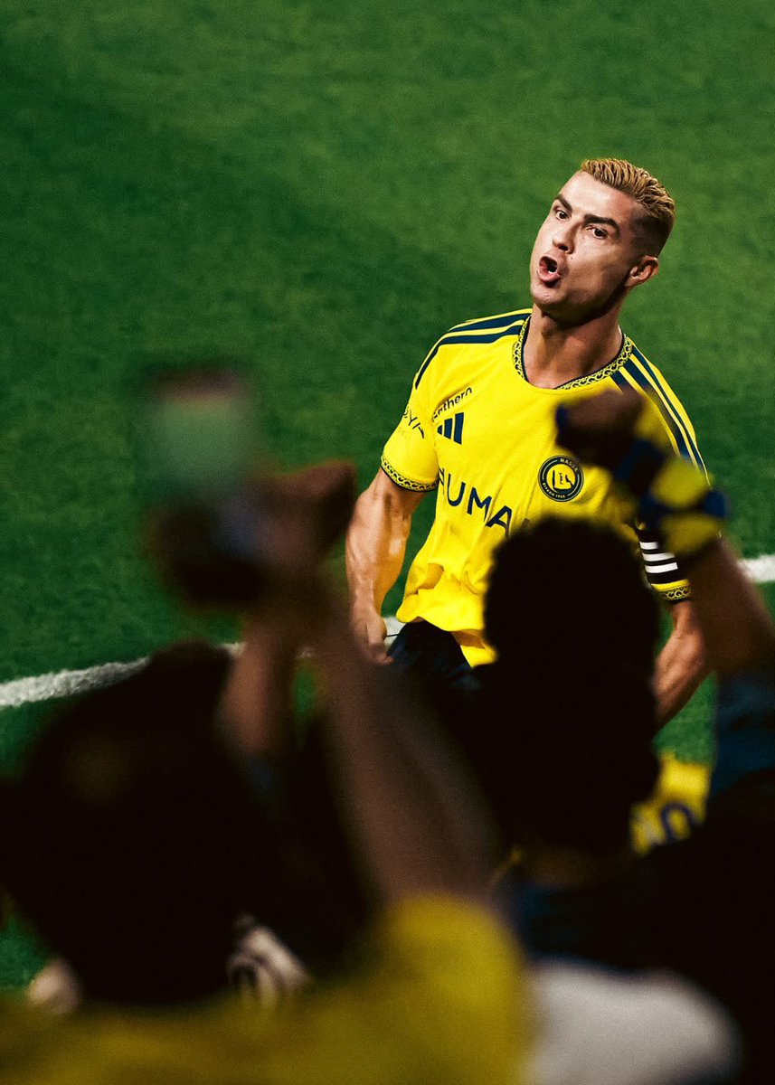 AlNassrFC_EN's tweet photo. Even at his happiest, he never forgets who’s there 💛 https://t.co/iJdYmOggPO