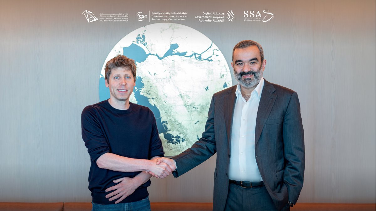 McitGovSa's tweet photo. معالي المهندس عبدالله السواحه @aalswaha يناقش في وادي السيليكون مع الرئيس التنفيذي لشركة OpenAI سام ألتمان وعدد من قيادات الشركة؛ توسيع الشراكة في النماذج المتقدمة، والاستفادة من القدرات الحوسبية والبنية التحتية التي تطورها @HUMAIN لدعم تشغيل نماذج الذكاء الاصطناعي على نطاق واسع، وتسريع تطوير تطبيقات وطنية متقدمة في القطاعات ذات الأولوية.