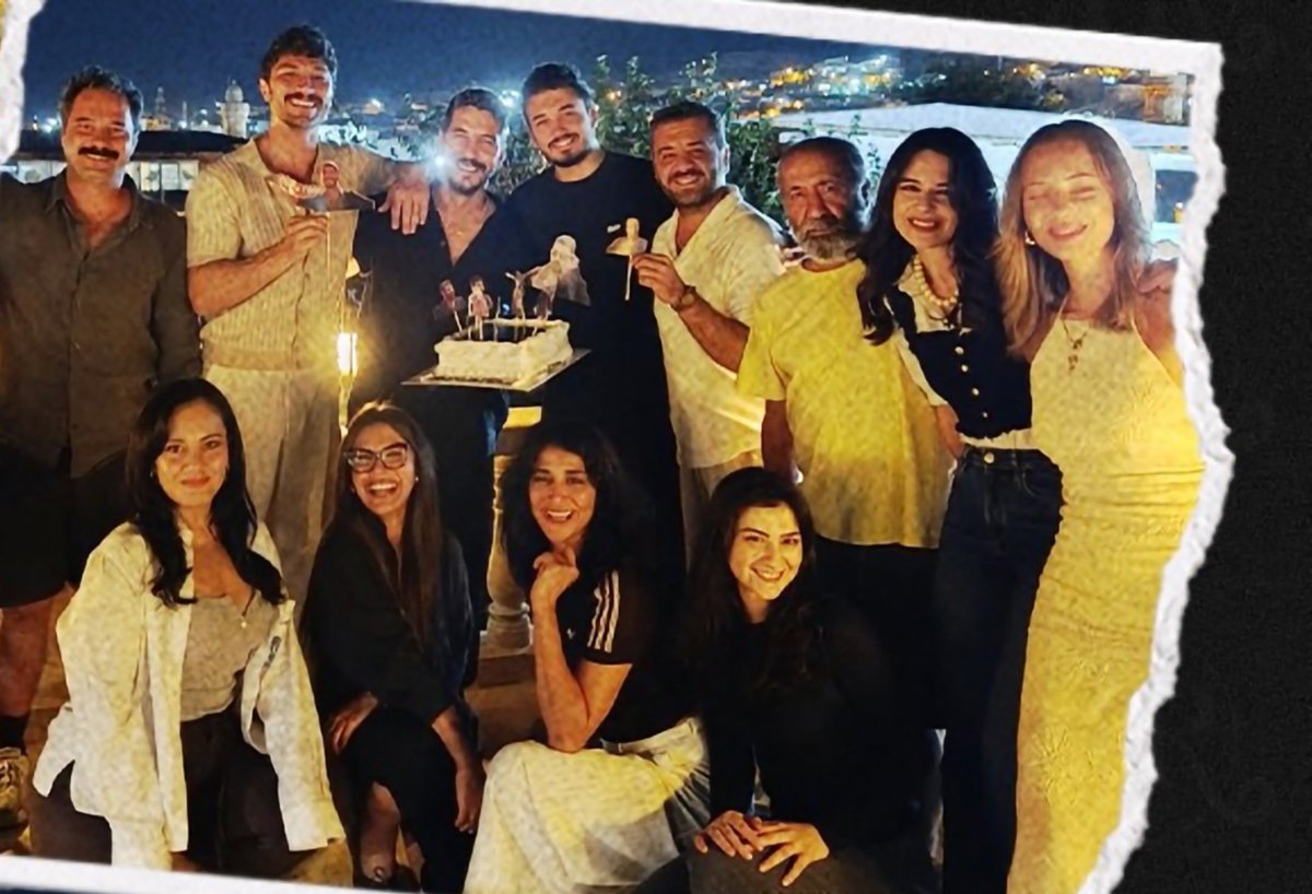 smoakxdoe's tweet photo. ilhan’s cute little smile 🥹 he loves this cast so much https://t.co/iFDIeBgLC7