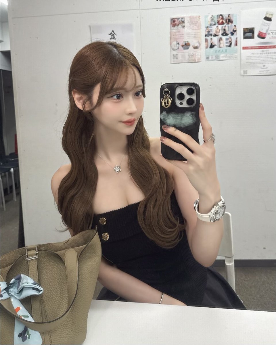 ebitenmania's tweet photo. ヘアメで見せてる画像集 https://t.co/j1oObILJsg