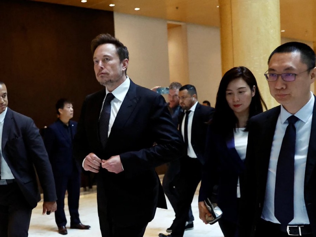 ElonomyX's tweet photo. Peter Thiel:

“Never bet against Elon. In anything.” https://t.co/ALVS9ai319