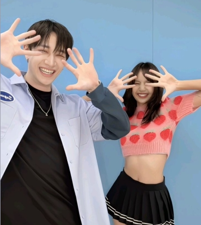 PortalLalisa's tweet photo. Bang Chan, do Stray Kids, revelou no Bubble que “SaWaDiKa”, da LISA, tem sido a música que ele está ouvindo para malhar nesses dias.

SPOTIFY: https://t.co/EbgcFAyBjB

YOUTUBE: https://t.co/Jm9mga5Ugl

cr. gnabnahctext
#LISA_SaWaDiKa #LISA #리사 #ลิซ่า #LALISA #LLOUD @wearelloud https://t.co/ZkVnnOrvNP