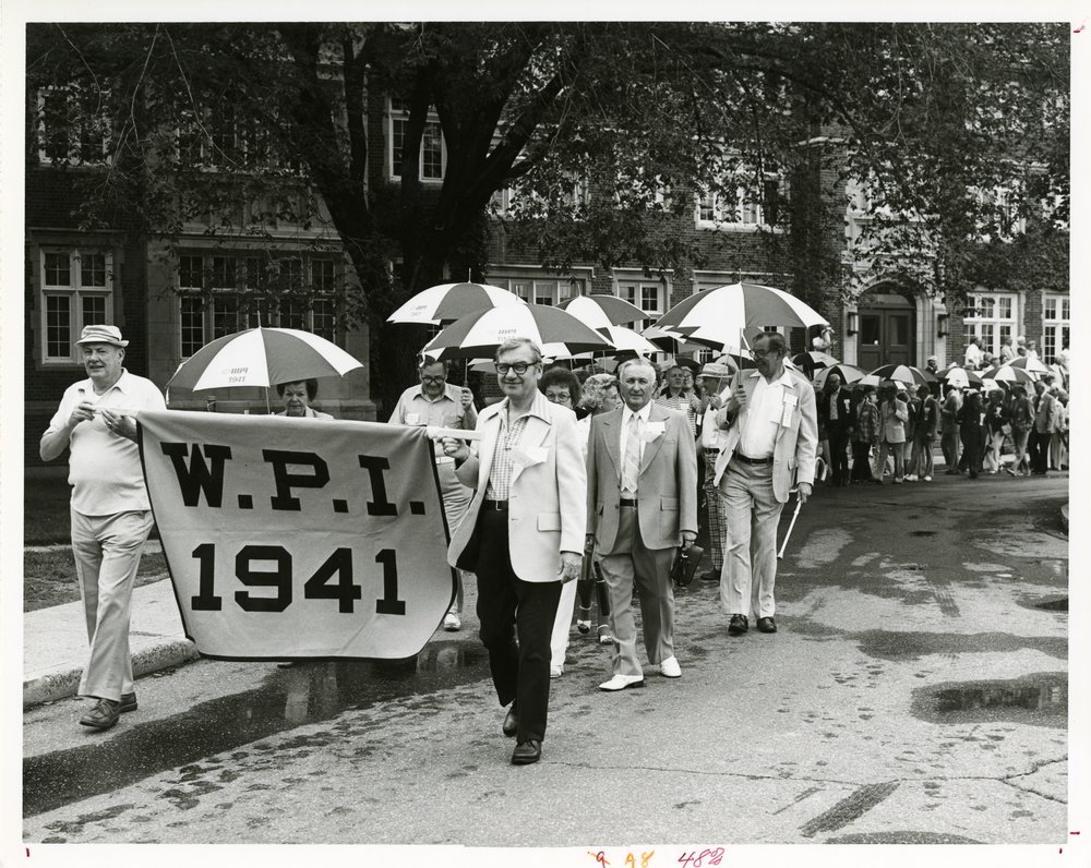 WPI's tweet photo. Class of 1971? 1996? 2013? Can you find your year in these photos? 🎉

These class banners are from Alumni Bridge Crossing, one of the many ways WPI alumni come together and celebrate their reunion each year at Homecoming.

What year did you cross the bridge? 👇 https://t.co/G1e2XsWvce