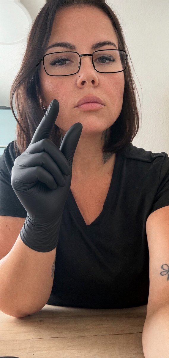 SerenaRoseR's tweet photo. So klein ist dein erbärmliches Würmchen.
#zahlsau #finsub #zahlsklave #findom #piggy https://t.co/Np1Ofpj13n