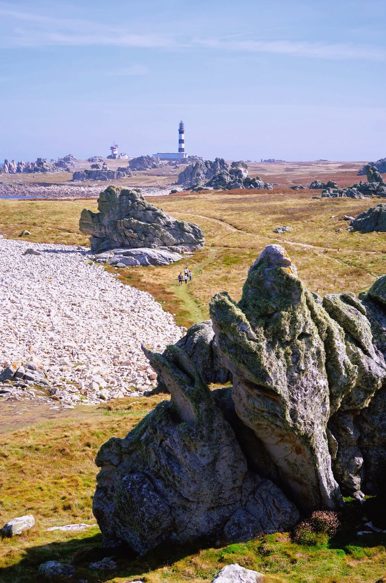 Carolinelsln's tweet photo. Ouessant : un décor sauvage,brut et fascinant...on se croirait sur une autre planéte ! J'ai tellement hâte de retourner sur cette île 😍
#ouessant #bretagne #finistere #île #toutcommenceenfinistere https://t.co/VFmZwi6UZC