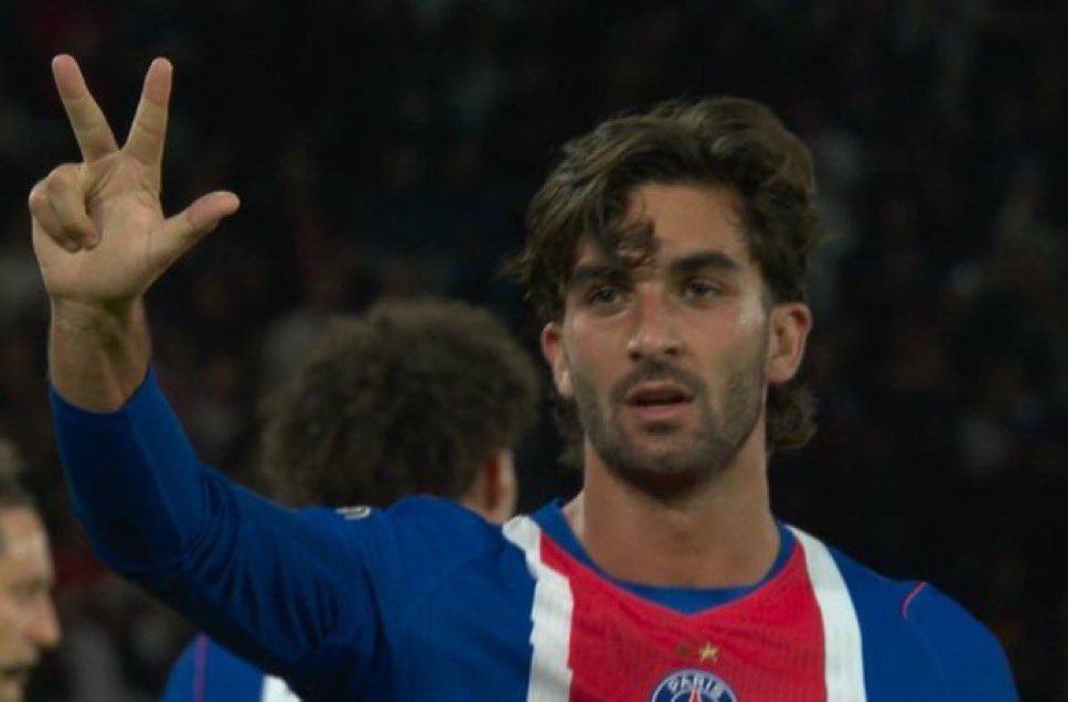 ActuFoot_'s tweet photo. EL TIBURON. 🦈❤️💙 https://t.co/DQSvKGCdeY