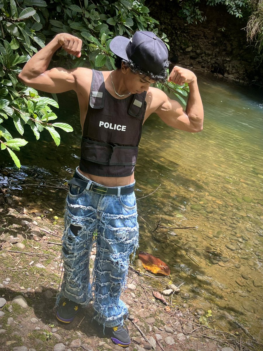 SeangersMitch's tweet photo. Tu policía favorito ❤️ https://t.co/6wI7SEuExy
