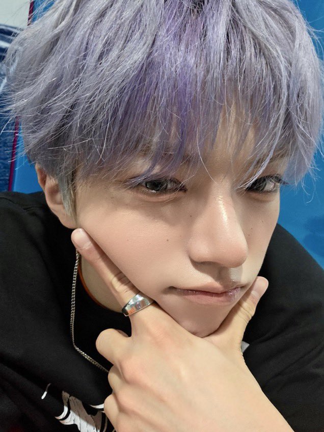 jihwanskkrrr's tweet photo. didn’t do a recent picture of me bc my hair still marinating rn 😭 but ahhh I haven’t done a MNSD in so long 🥲 ah my jiwi looks so cute with purple hair
#MINUTESELCADAY #MNSD #ON_N #온 #ALL_H_OURS #올아워즈 #Min_ut_e #미닛 @ALL_H_OURS @at_ALL_H_OURS https://t.co/zF51swKR6F