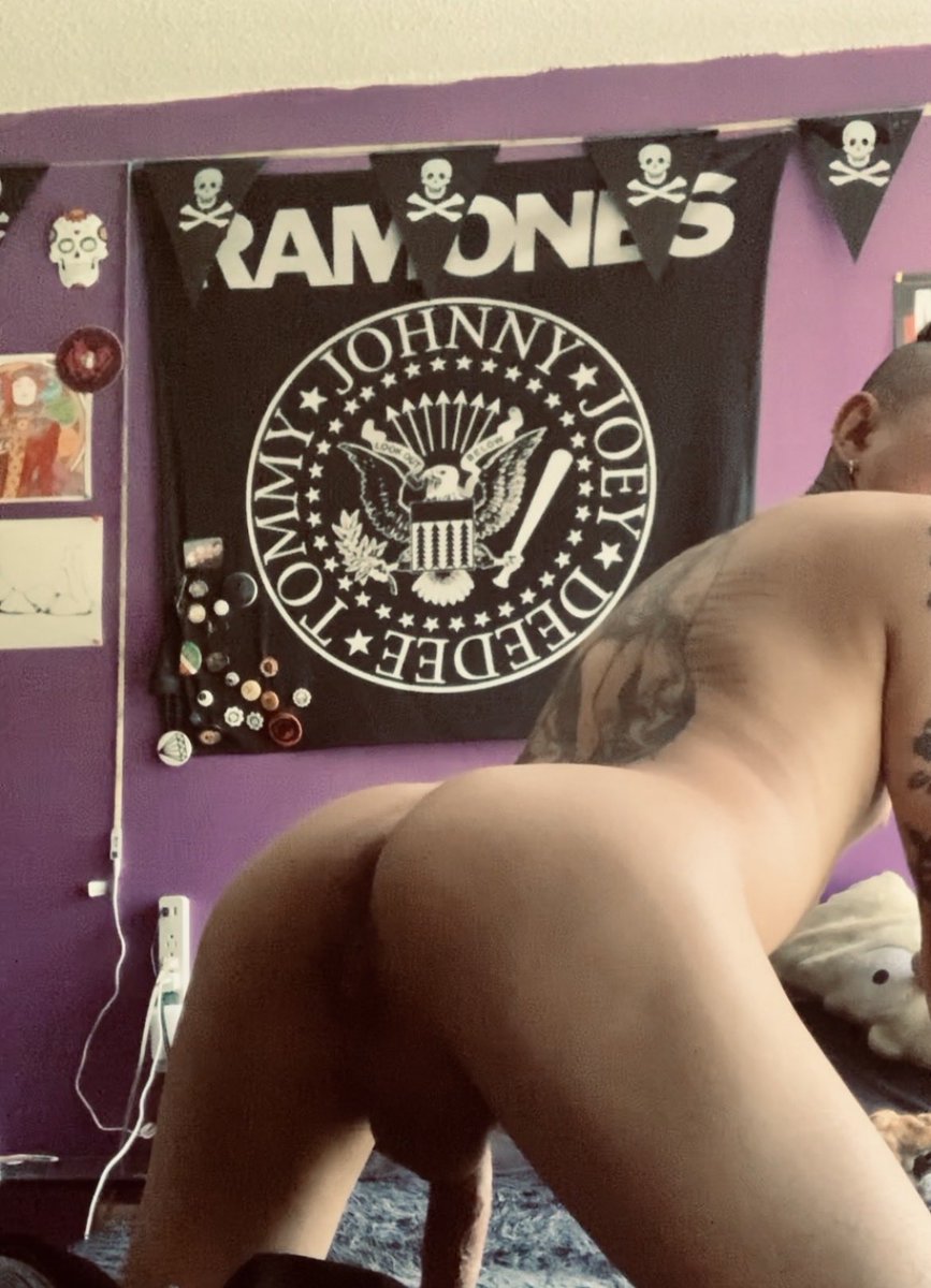 BstrdBoy666's tweet photo. 🍑 https://t.co/jQuZuGjBKU
