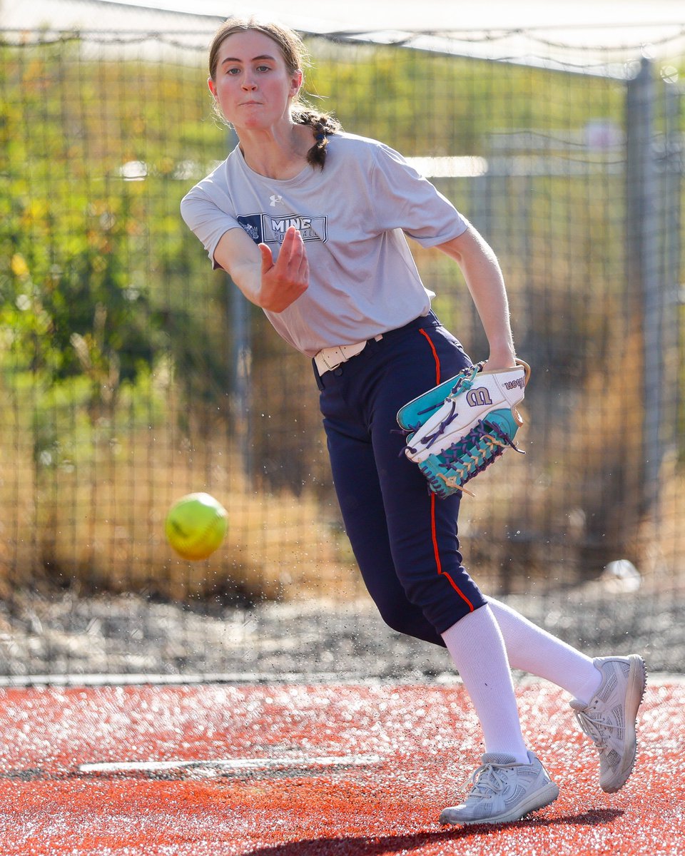 MinesSoftball's tweet photo. First day of fall ball 🍂🥎

#HelluvaEngineer https://t.co/3eKNpttOS0