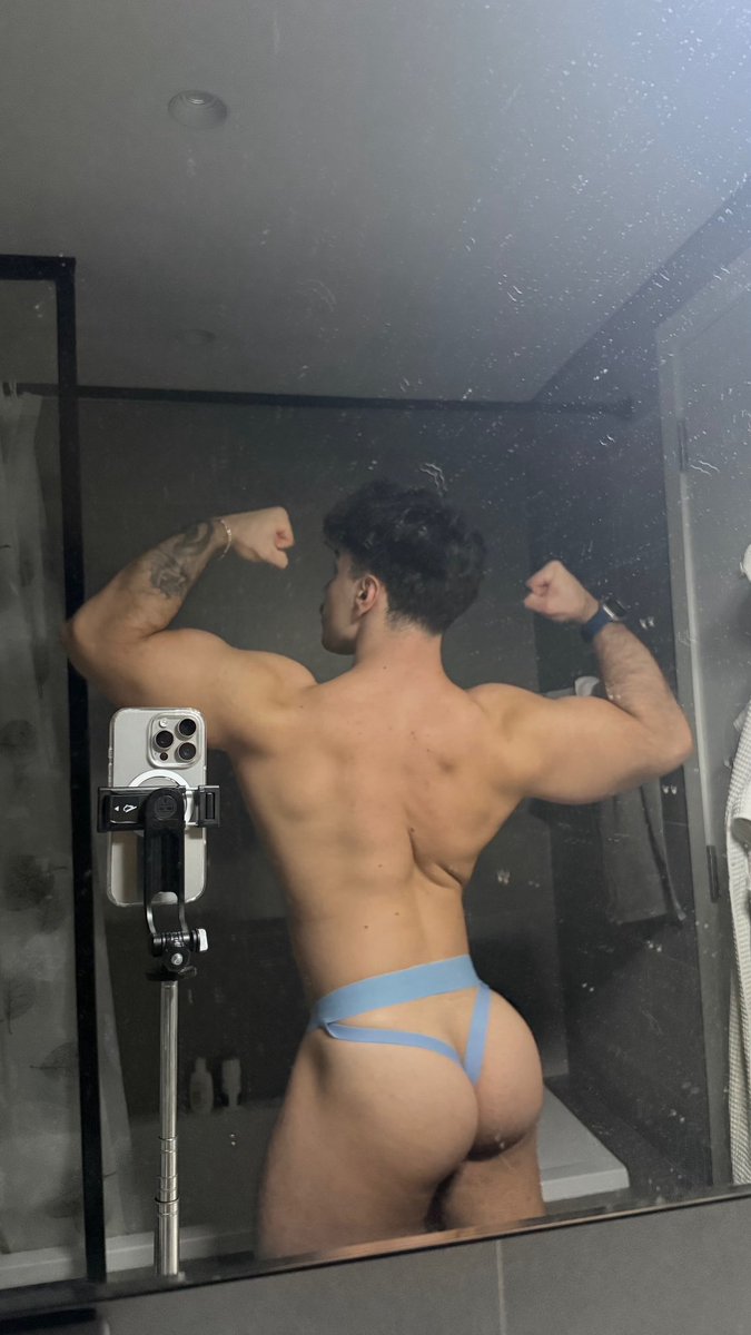 Oggythebabyboy's tweet photo. This is what I‘ve got after a huge back day 🥵 https://t.co/P7RJSjIY6q