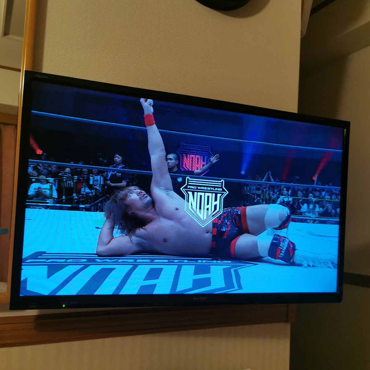 daisensei's tweet photo. おはようございます。青森は少し寒いです。昨夜のテレビ画面とともに、今の景色を。 https://t.co/usP3yiK8Xb