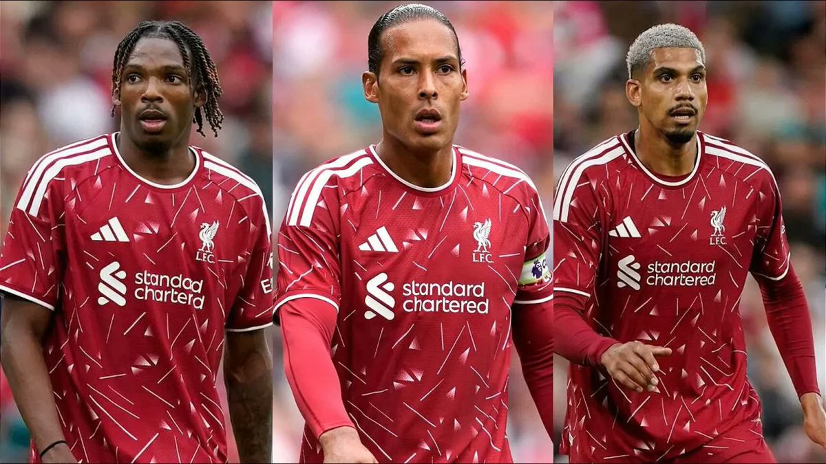centrekop's tweet photo. Balance. 

The team looks so good with these three on the pitch. https://t.co/wQYqwyxmzD