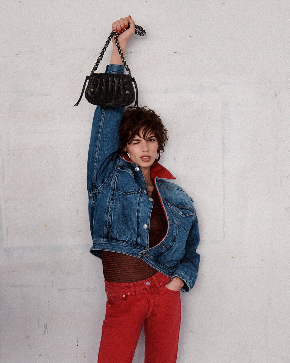 LookModels1's tweet photo. MATHILDA 🤍❤️ FOR @isabelmarant CAMPAIGN 
Creative director @bekkerkim 
Video @shaynelaverdiere 
Photo @drewvickers 
Styling @emmanuellealt 
Hair @damienboissinothair 
Make up @christellecocquet 
Casting @piergiorgio @giuliamassullo @dmcasting 
@mathilda.gvarliani https://t.co/ZLBAWTJ1Ag