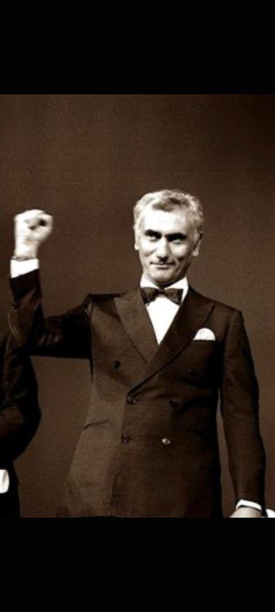 HayriArs19199's tweet photo. Yılmaz Güney bizim rehberimizdir ölümsüzdür https://t.co/CytylsKwF2