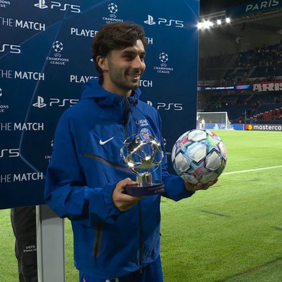 torresletters's tweet photo. Ferran takes the award for best player of the match and the ball for the three goals, what a pride prince 🥹❤️ https://t.co/V4gmSk1gCa