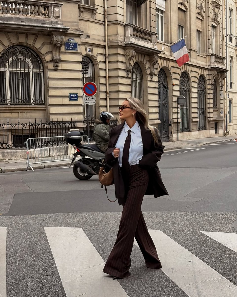 Thesuitedbrand's tweet photo. PHWOAR!!!!!!💦💦 #womeninsuits #womeninties #girlsinsuits #girlsinties https://t.co/J9bUDqpKtl