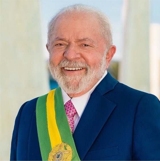 choquei's tweet photo. 🚨BRASIL: O presidente Lula assinou decreto que reduz em R$ 0,63 por litro a tributação federal sobre a gasolina e em R$ 0,19 sobre o etanol. A medida entra em vigor nesta quinta-feira (10) e tem como objetivo reduzir os preços dos combustíveis. https://t.co/oGyuTAaEtW