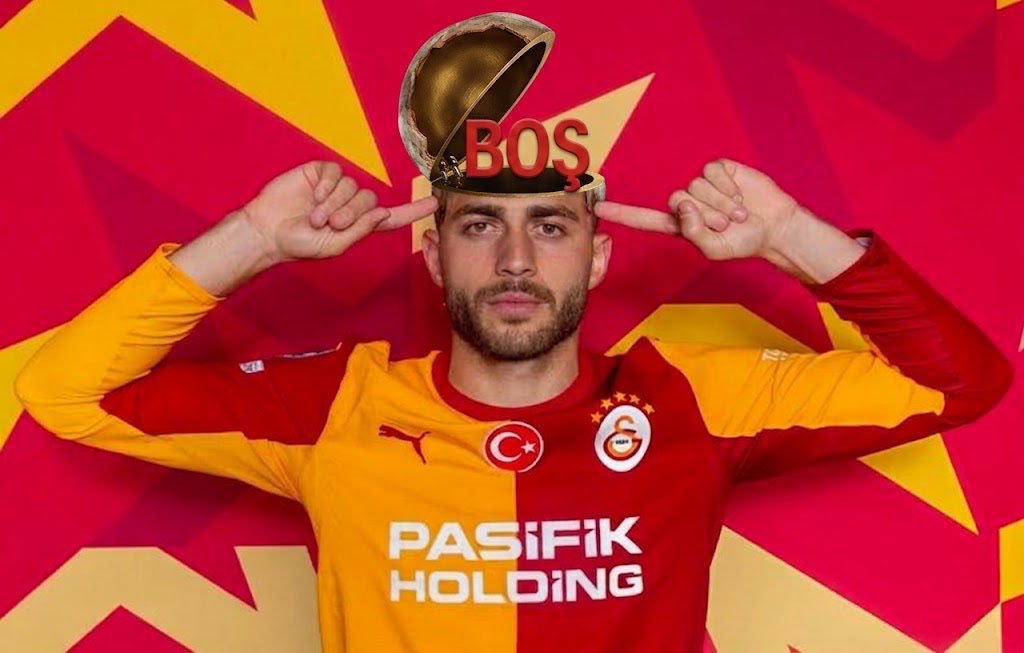 MatraxDeniz's tweet photo. Bu malın gelen ilk teklifte satılması gerekiyordu Sahada aptal aptal koşmaktan başka hiç bir vasfı yok https://t.co/Y2u3CilLgW