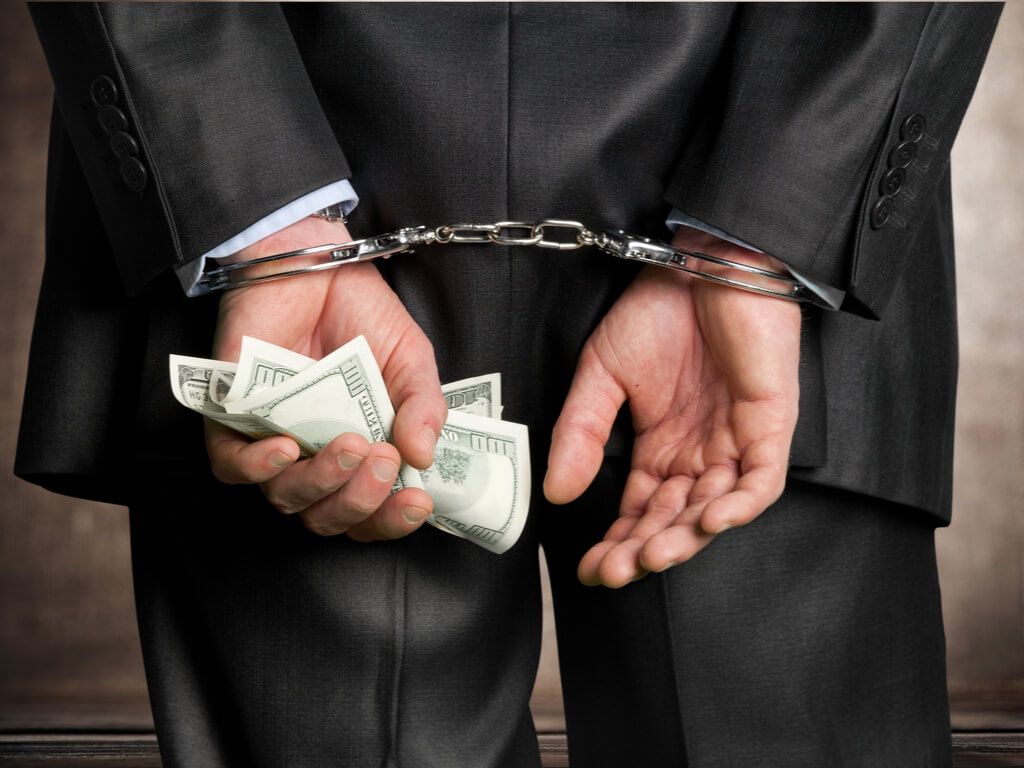 PBarrai_Killer's tweet photo. THIS IS HOW UGLY #PAOLOBARRAI LIVES IN THE WORLD OF CRYPTOS: PONZI SCHEMES, #MAFIA € LAUNDERING (AS DONE FOR #NDRANGHETA, VIA FELON #EIDOO..WATCH OUT FOR LINK I'M SHOWING), ORGAN TRAFFICKING, MURDERS, NAZI卐TERRORISM! AS DESCRIBED HERE (#GARLASCO SYSTEM)!
https://t.co/DKD9diqkCU https://t.co/xrqVlrR6AQ