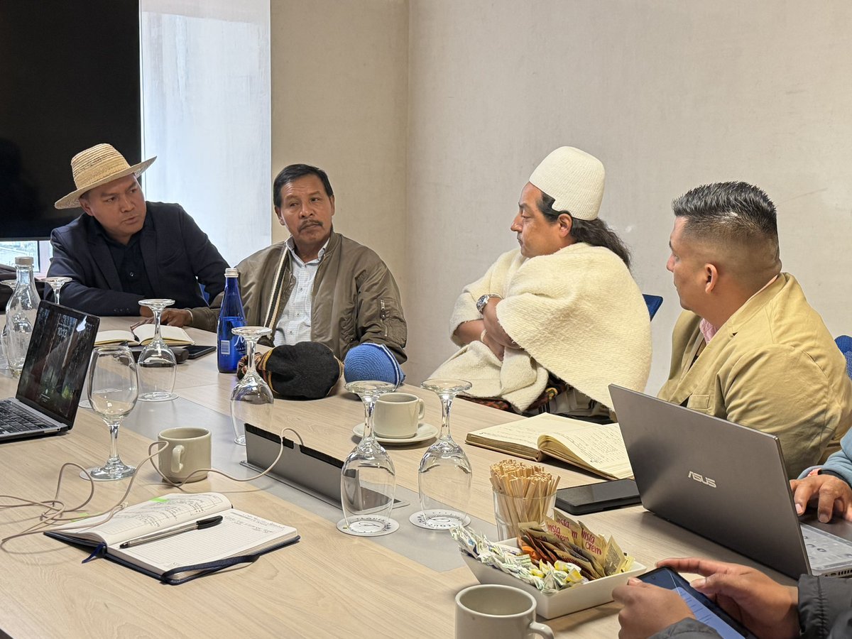 CarlosMarioCalv's tweet photo. Gracias a la @SGR_indigena y @NoreyMakuQuigua por aperturar este importante espacio con el alcalde Jaime Díaz Noscue del municipio de Toribio y con los representantes de las economías propias del Norte del Cauca para profundizar sobre el Sistema General de Regalías. https://t.co/cnsifuMfOe