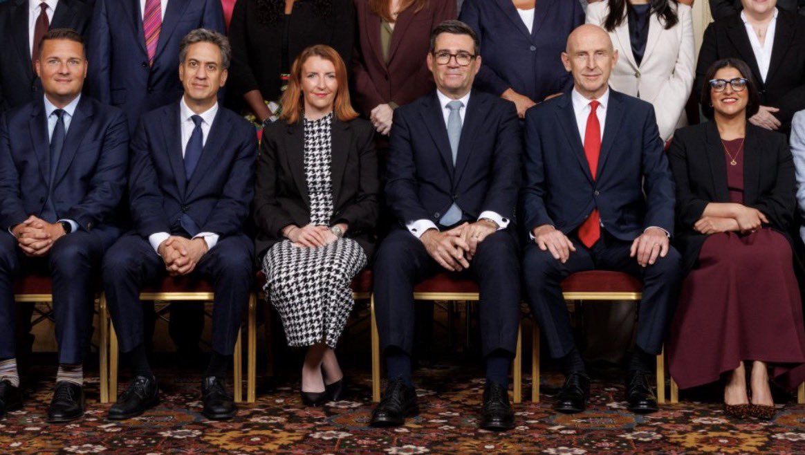 ArchRose90's tweet photo. A PM who won’t put national security first.

A Chancellor who won’t fund UK defence properly.

A Foreign Secretary who is jeopardising our Intelligence relationship with Israel.

A Home Secretary sending France £660m to stop the boats, which they don’t.

Labour, dangerous clowns. https://t.co/sbDXTyEKuo