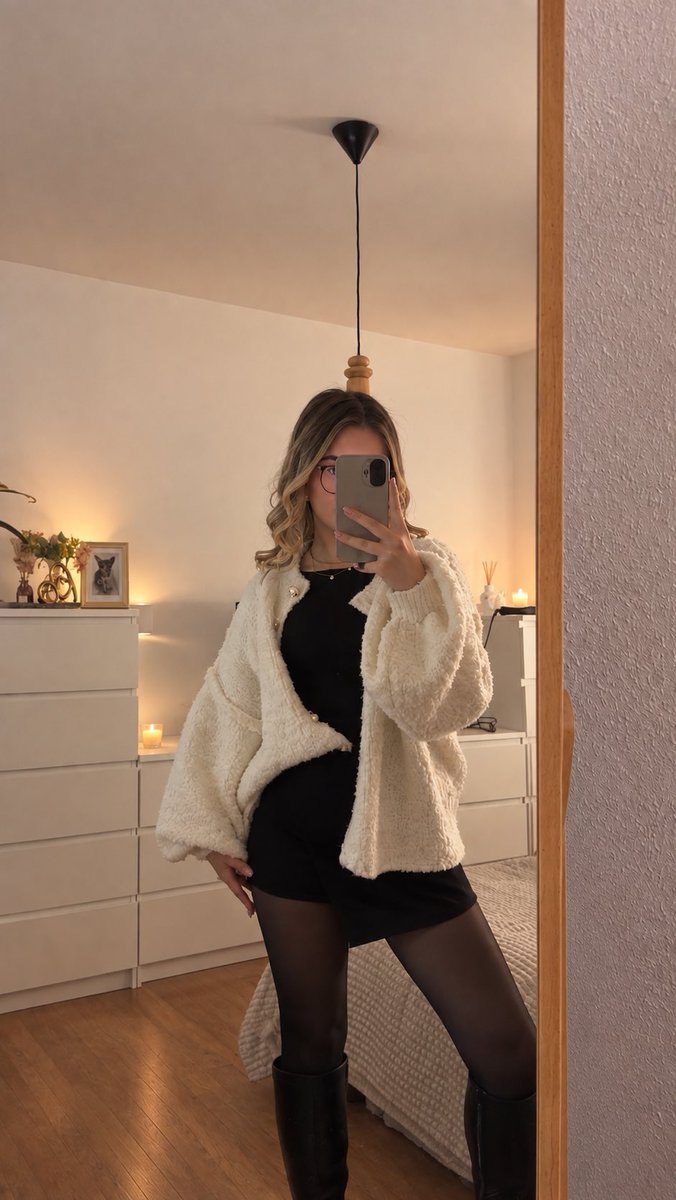 Veloura06_'s tweet photo. Brav zuschauen. Gut benehmen. Großzügig sein. 👠
So schwer ist es doch nicht. 🖤
#Findom #Femdom #PayPig https://t.co/I4N8rPbCbE