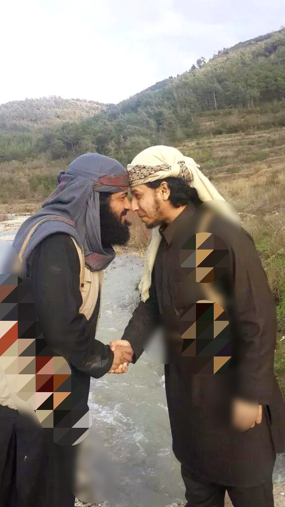 MHstflu's tweet photo. يا الله ما اجمل تلك الأرواح...
صورة أرشيفية تجمع رفلق الدرب شقران الدعجاني الكويتي وابو عمر الهاجري رحمهم الله...💔 https://t.co/Ns8HCpfyLf