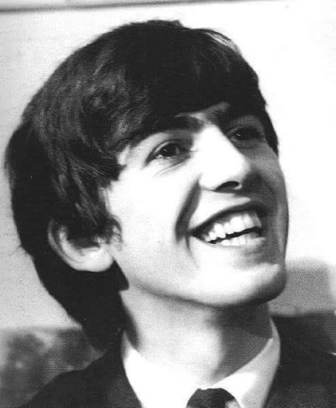gr4cejuiceblues's tweet photo. worst thing george ever did was get rid of his fangs https://t.co/FQ6pxSA1gn