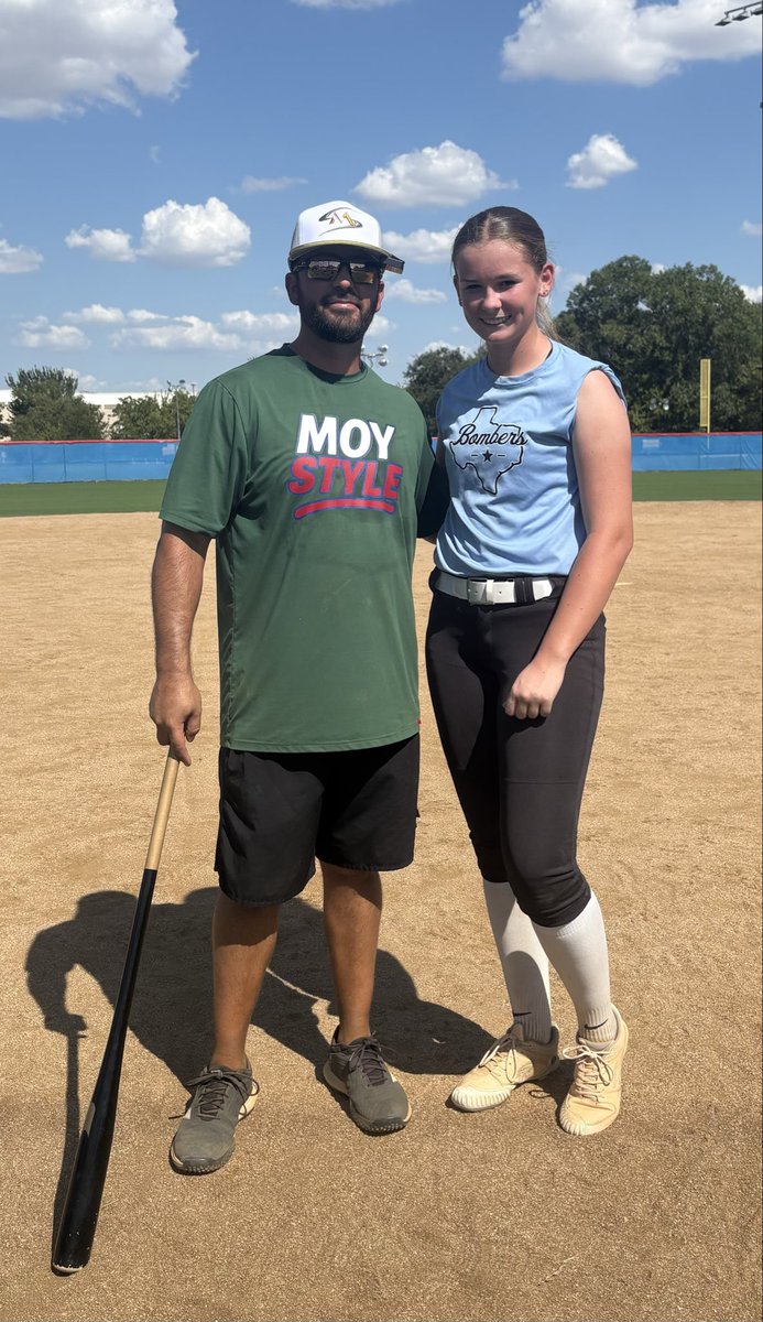 PaisleeGetts's tweet photo. Great workout with @moystyle33! High level infield workout while having a blast!!
@BombersGold2010 
https://t.co/aa72yXcIGJ https://t.co/vCtlzo3d1s