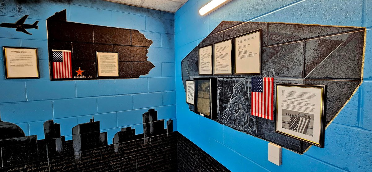 ffxfirerescue's tweet photo. Master Tech Furman was working at FS10, Bailey’s Crossroads on 9/11/01. He deployed to the Pentagon &amp; operated on the roof.

25 years later those experiences inspired a commemorative mural honoring lives lost on 9/11. A lasting tribute to those who made the ultimate sacrifice.🇺🇸 https://t.co/S7OQT8ykWE