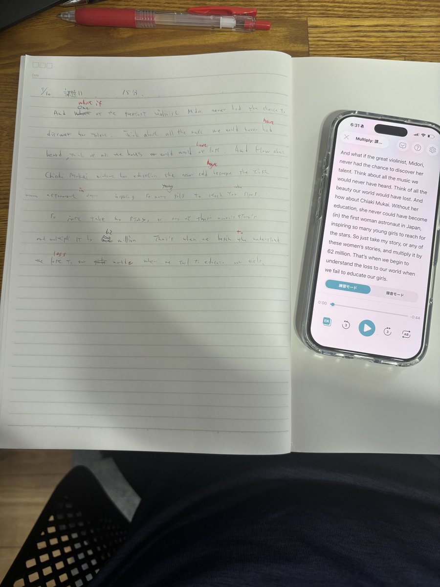 eigojorney's tweet photo. シャドテン、基本4日で1つの文章を繰り返しシャドーイングすることで精度を上げていくんだけど、初日にディクテーションすることで自分の聞き取れない部分や今理解が足りていない部分がクリアになった。
公式ではオーバーラッピングをやることになっているが、この方が個人的にしっくり。
#シャドテン https://t.co/LpH5C7BlTK
