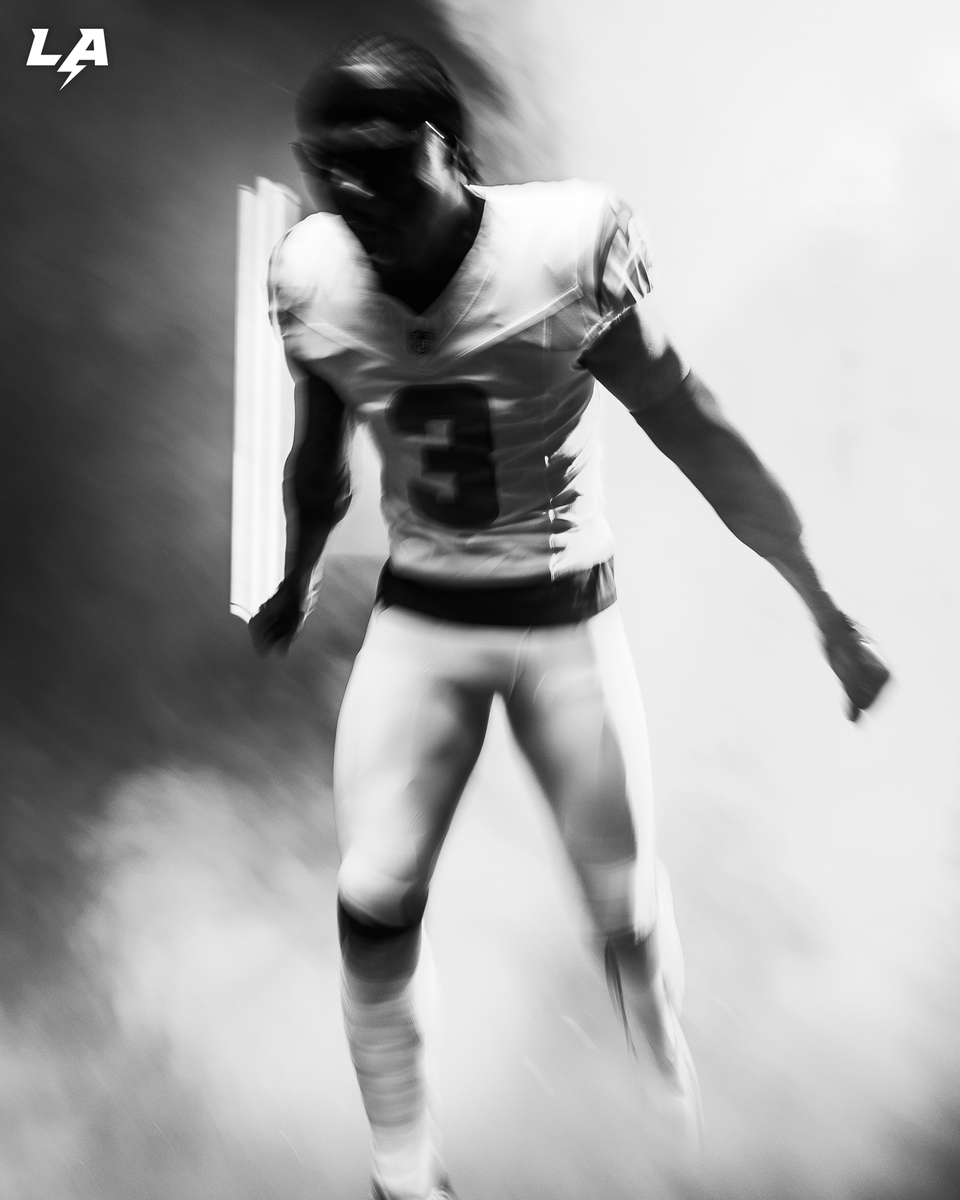 chargers tweet picture