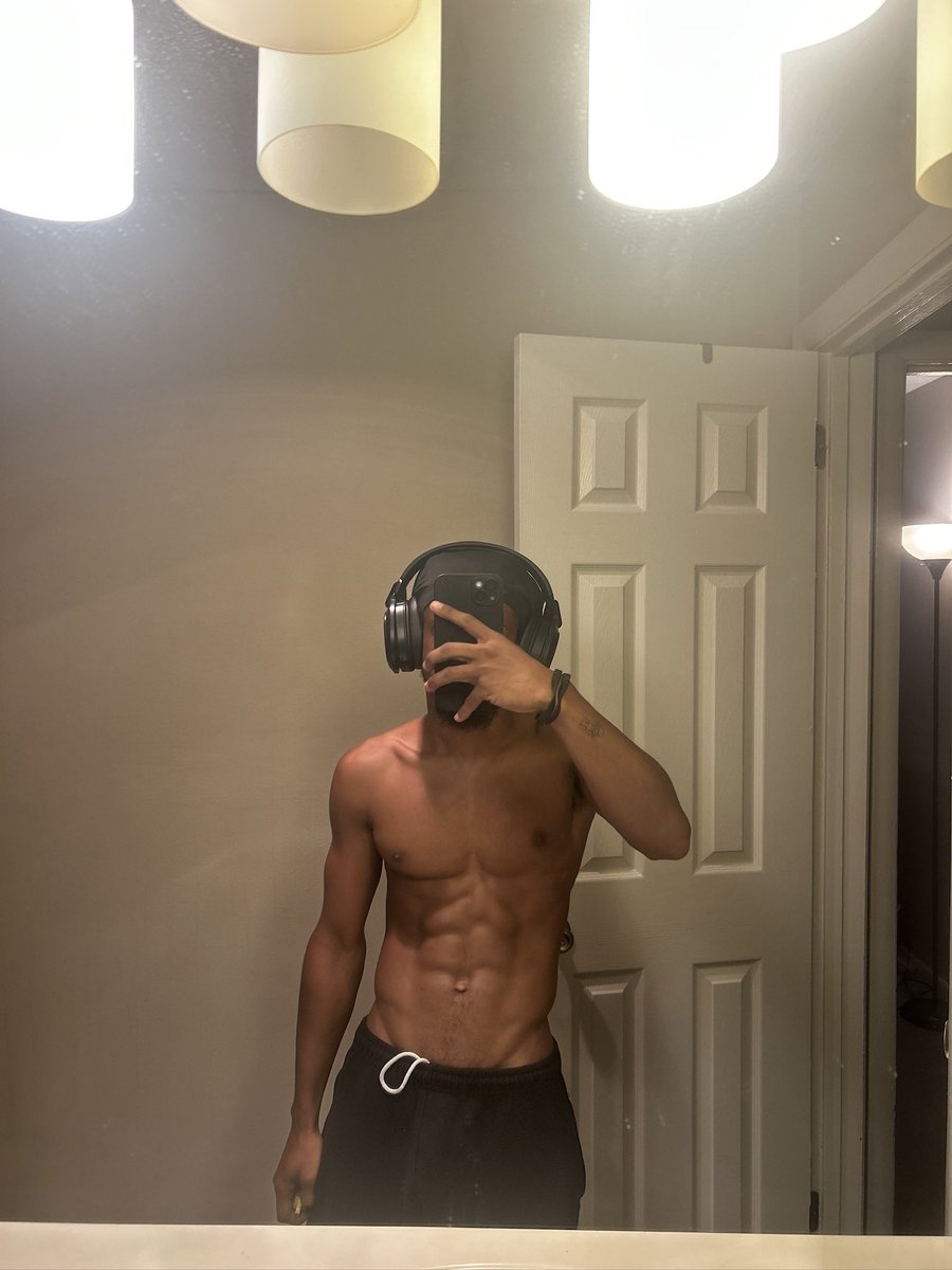 HeartBreakJvck's tweet photo. New 📌 

Not new to nsfwtst

Ty/Handsome/Batman
Season 29 
Straight/Single
5’6 / 9”
Music/Weed/Gaming
DMs Open

🖤&amp;🔁 https://t.co/QWBBSgP6v1