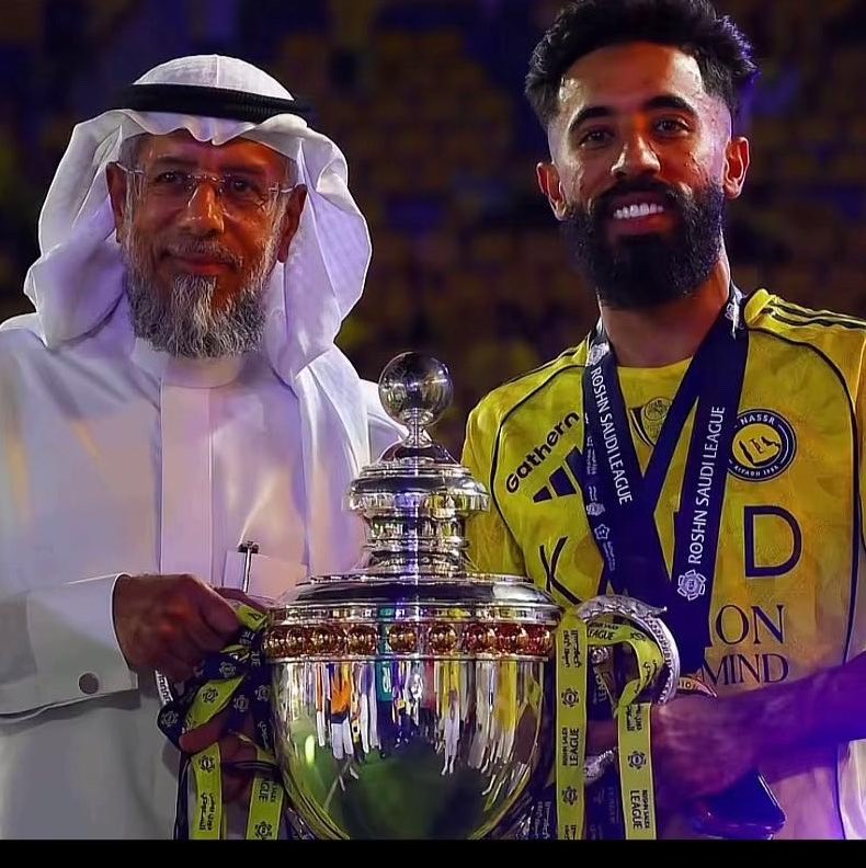 Khaledeneho's tweet photo. والله رجال مجتهد اتمنى يستمر بهالمستوى احترااام كبير لروحه بالملعب وعطائه 🔝💛 https://t.co/Z8P6WK6KDo