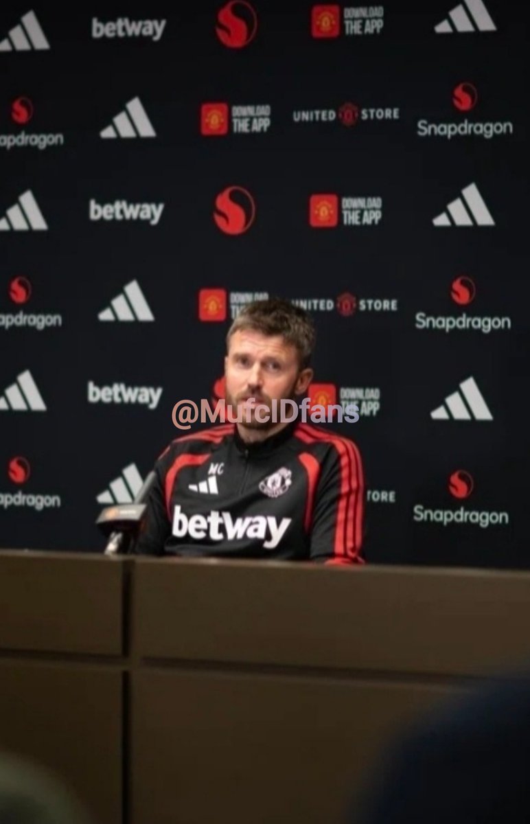 MufcIDfans's tweet photo. Michael Carrick: “Manchester United sudah terbiasa menantang yang terbaik di Liga Champions; apa yang diperlukan untuk berada di sana dan bertahan di sana”.

“Itu adalah tempat yang kami inginkan dan tempat yang seharusnya kami harapkan. Itu adalah standar yang ingin kami tetapkan”.

@MufcIDfans; Yang di harapkan di Pelatih kepala Carrick adalah menciptakan semua keajaiban dan selama ini di rindukan oleh para fans United sejak SAF tidak menukangi Manchester United. 

#MUFCIndonesiafans