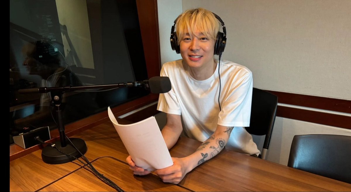 namu6464's tweet photo. イヤホンで
#SeasonalWindow
聴きながら朝の準備🤭
#ユチョン の穏やかな声で今日も頑張れそう🩵 https://t.co/13SZWREFBB