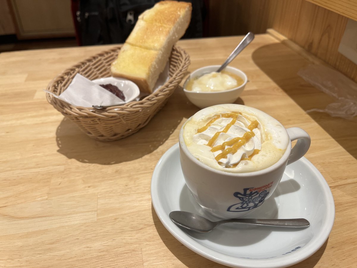 aburapan's tweet photo. 人生初の入院日。通勤ラッシュを避けて早めに出て、上野のコメダで初モーニング。お月見オーレを飲みながら、これから病院へ。少し不安だけど、無事に終えてまた日常に戻ってこよう。 https://t.co/2KVr9sWl3d