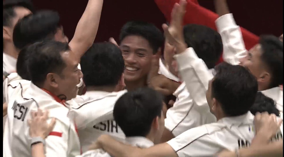 bhulukhuduktv's tweet photo. Yess 🥇 Pertama INA 🇮🇩 Dari Badminton Beregu Putra 

#AsianGames2026 
#BadmintonIndonesia 
#BhulukhudukTV https://t.co/jQ0AuY0zZ1
