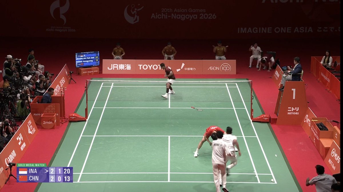 bhulukhuduktv's tweet photo. Yess 🥇 Pertama INA 🇮🇩 Dari Badminton Beregu Putra 

#AsianGames2026 
#BadmintonIndonesia 
#BhulukhudukTV https://t.co/jQ0AuY0zZ1
