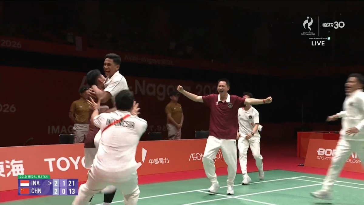 craigansibin's tweet photo. FIRST GOLD MEDAL FOR INDONESIA 🇮🇩!!

🇮🇩 Indonesia defeat 🇨🇳 China 3–2 in the Men's Team Gold Medal Match to claim the Asian Games gold medal! 🥇

Tahniah Indonesia, 28 tahun penantian!

#AsianGames2026